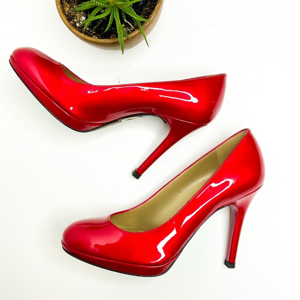 STUART WEITZMAN Elegant Candy Apple Red Women's Glossy Leather Heels